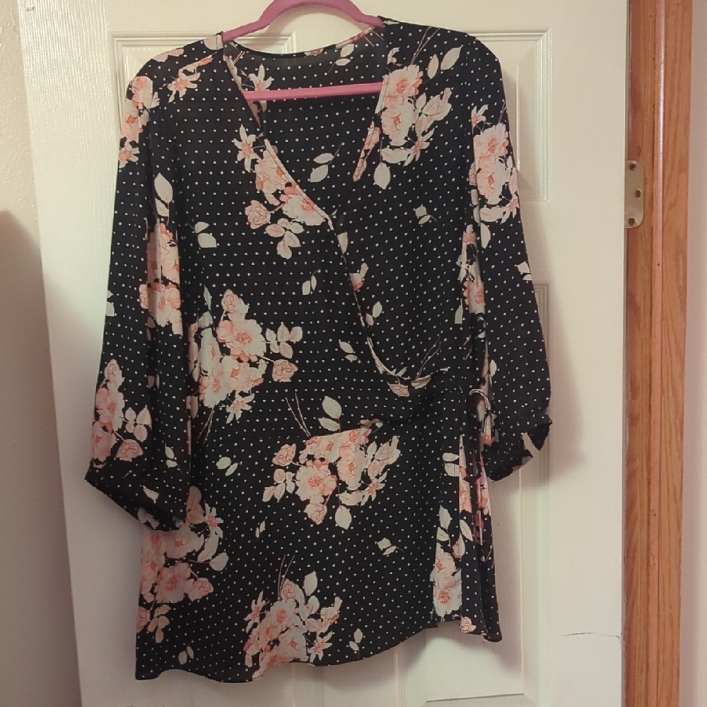 Chic Black and Pink Blouse with Elegant Design